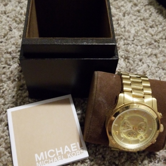 Gold Michael Kors watch - Picture 2 of 4